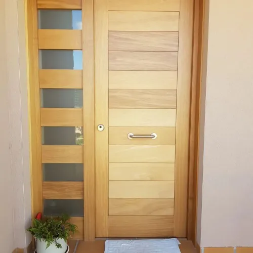 Puerta en Madera de Iroko